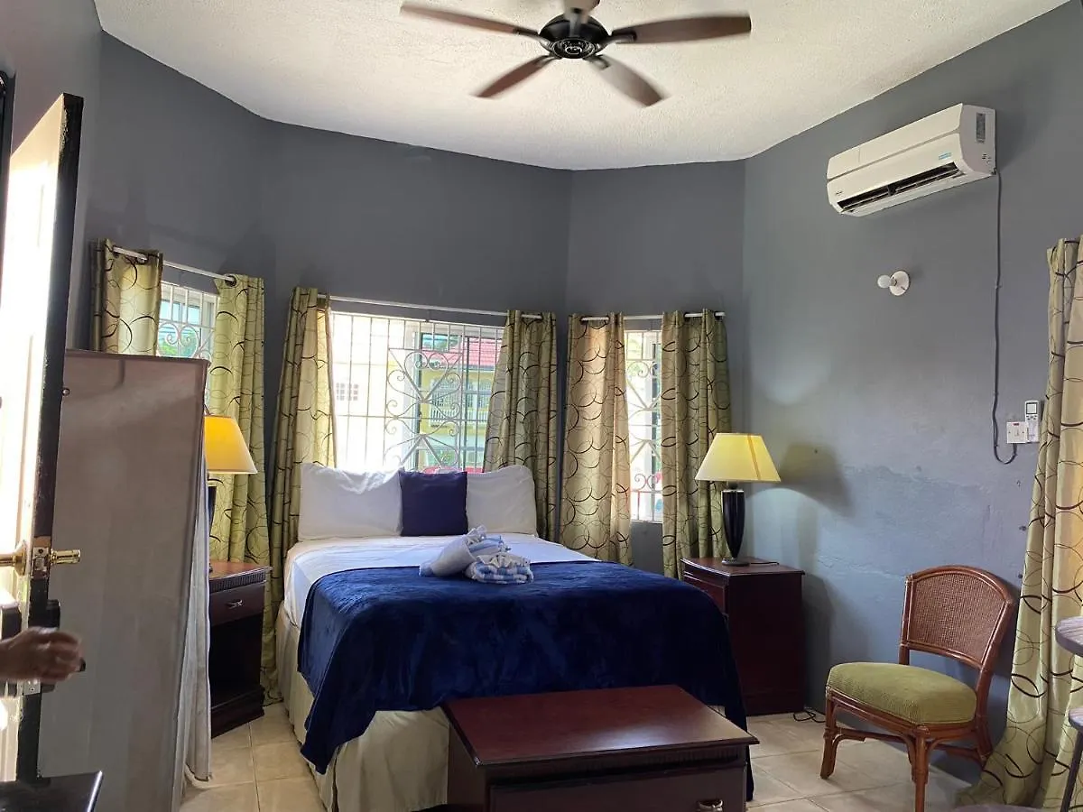 A Taste Of Jamaica Lavern'S Place Ocho Rios