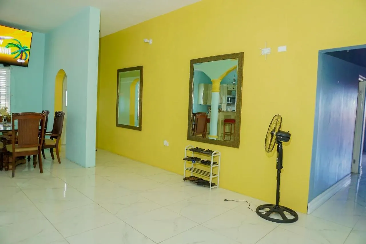 A Taste Of Jamaica Lavern'S Place Ocho Rios 0*,